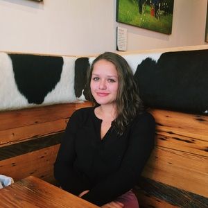 Meet your Posher, Mia